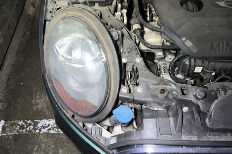 Used MINI 2016 1.5T COOPER Five-Door Edition Engine Bay Right