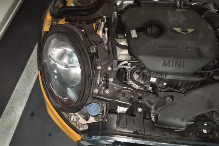 Used MINI 2016 1.5T COOPER Five-Door Edition Engine Bay Right