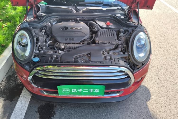 Used MINI 2016 1.5T COOPER Pioneer Edition Five-Door Model Engine Bay