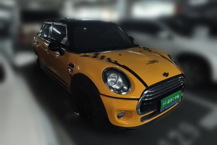 Used MINI 2016 1.5T COOPER Five-Door Edition Front Right 45 Deg