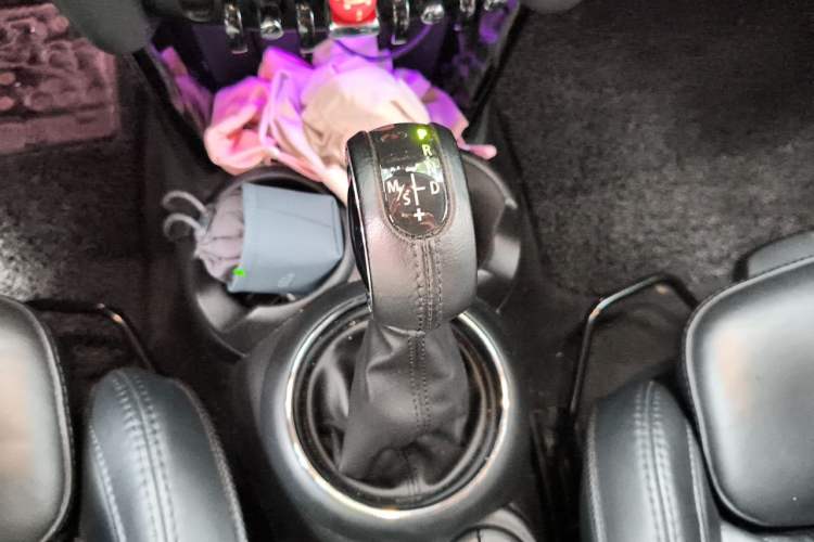 Used MINI 2016 1.5T COOPER Performance Edition Gear Lever