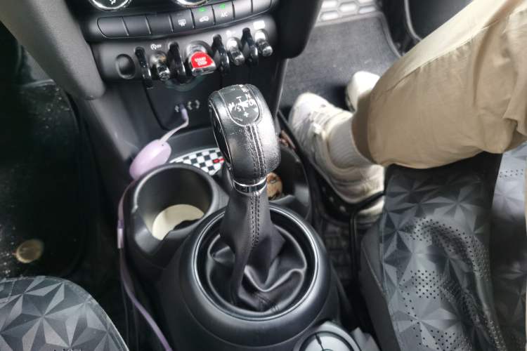 Used MINI 2016 1.5T COOPER Gear Lever