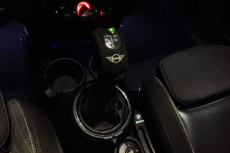 Used MINI 2016 1.5T COOPER Five-Door Edition Gear Lever