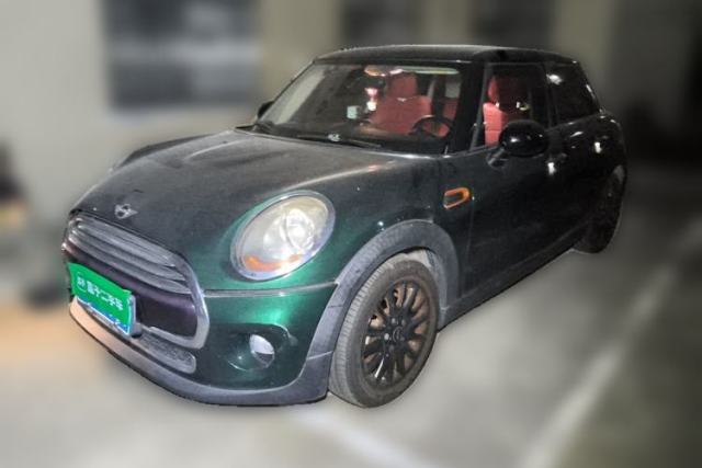 Ojetý MINI 2016 1.5T COOPER Five-Door Edition