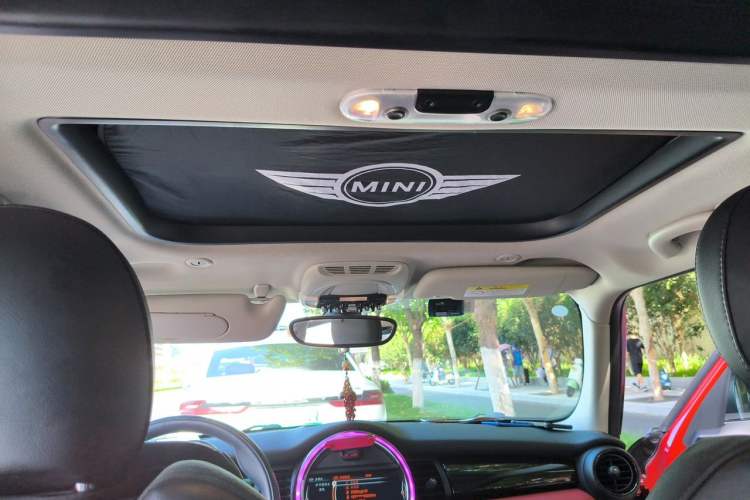 Used MINI 2016 1.5T COOPER Pioneer Edition Five-Door Model Headliner