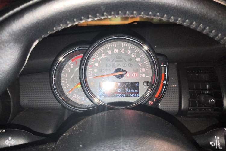 Used MINI 2016 1.5T COOPER Five-Door Edition Instrument Cluster