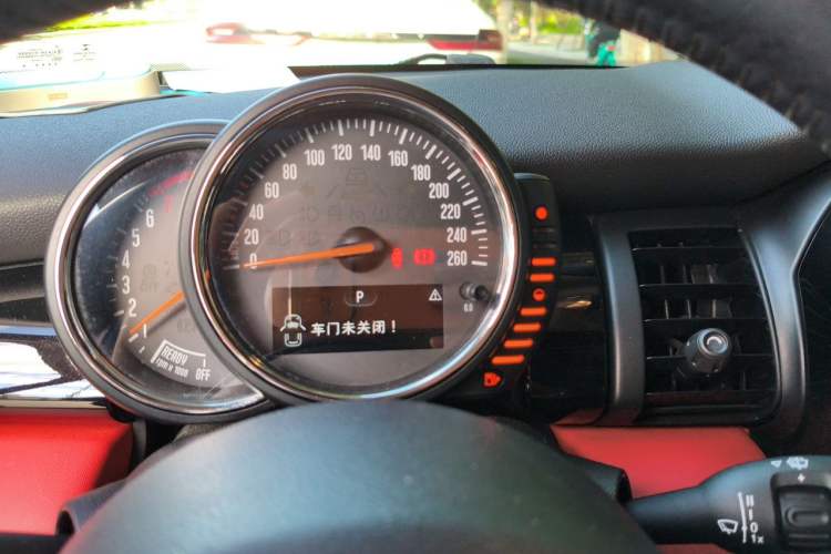 Used MINI 2016 1.5T COOPER Pioneer Edition Five-Door Model Instrument Cluster