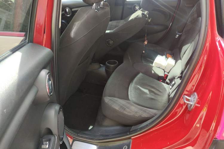 Used MINI 2016 1.5T COOPER Five-Door Edition Left Rear Seat