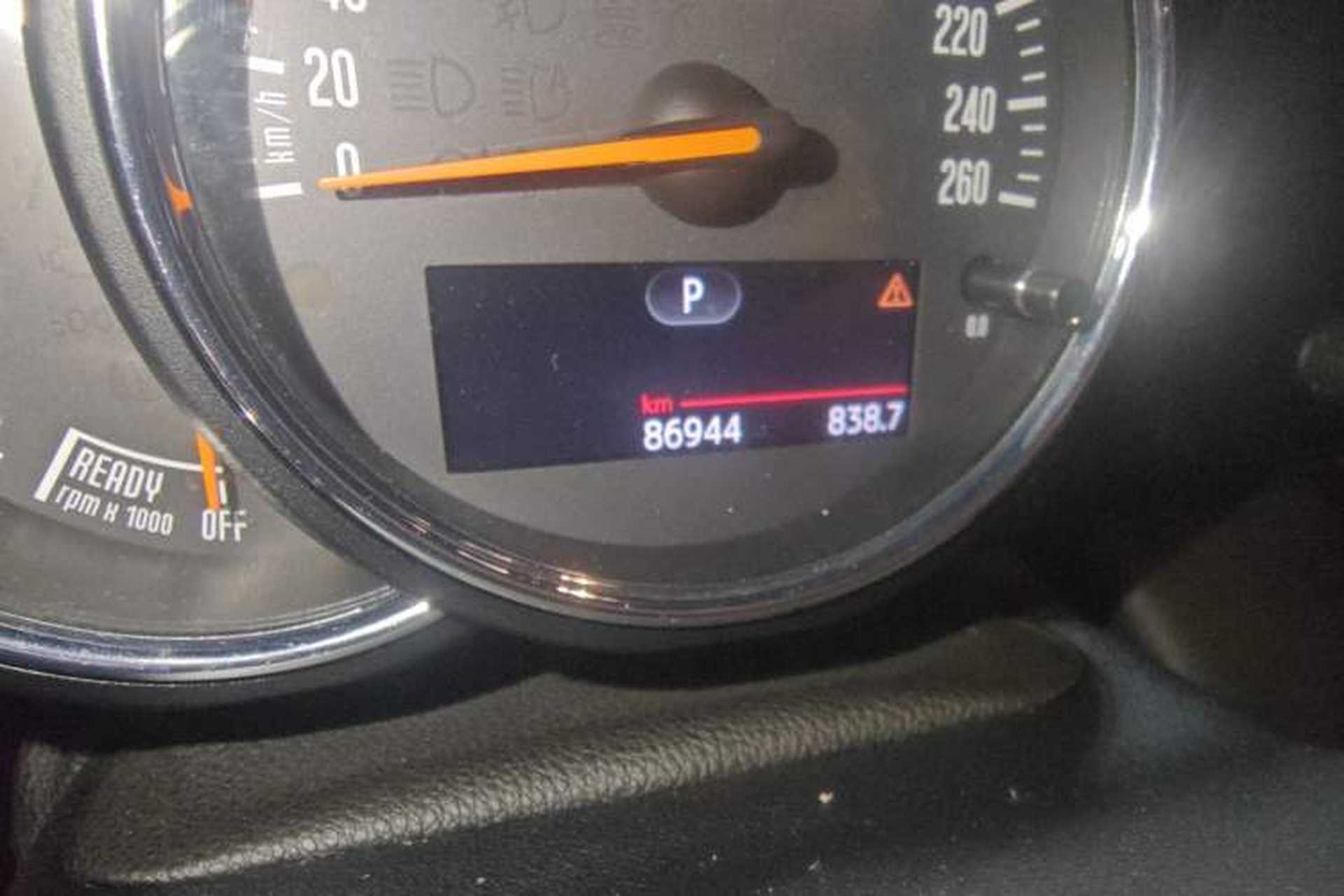 Used MINI 2016 1.2T ONE Five-Door Edition Odometer Close Up