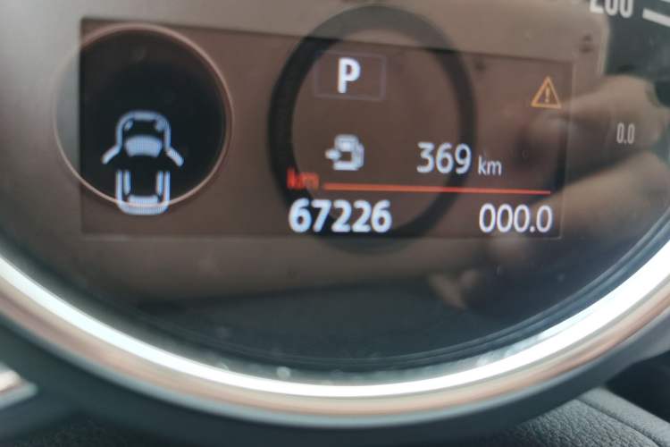 Used MINI 2016 1.5T COOPER Odometer Close Up