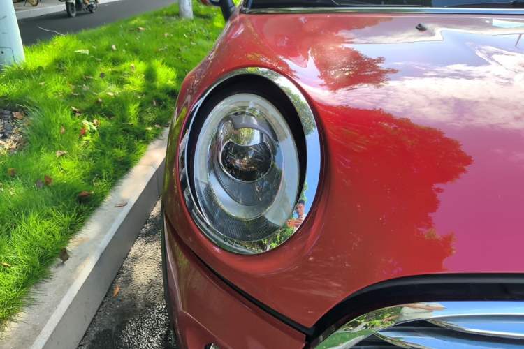 Used MINI 2016 1.5T COOPER Pioneer Edition Five-Door Model Right Front Headlight