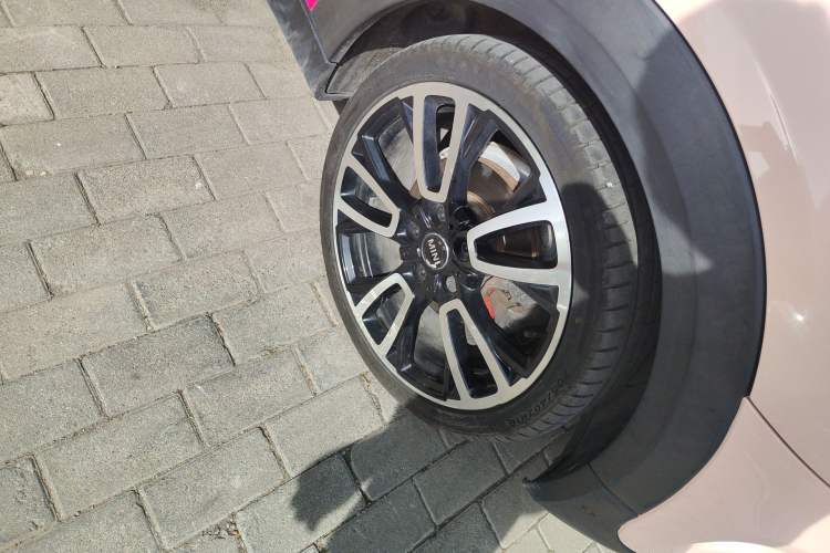 Used MINI 2016 1.5T COOPER Five-Door Edition Right Front Wheel Hub