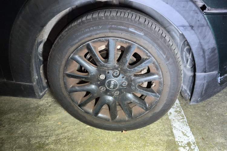 Used MINI 2016 1.5T COOPER Five-Door Edition Right Front Wheel Hub