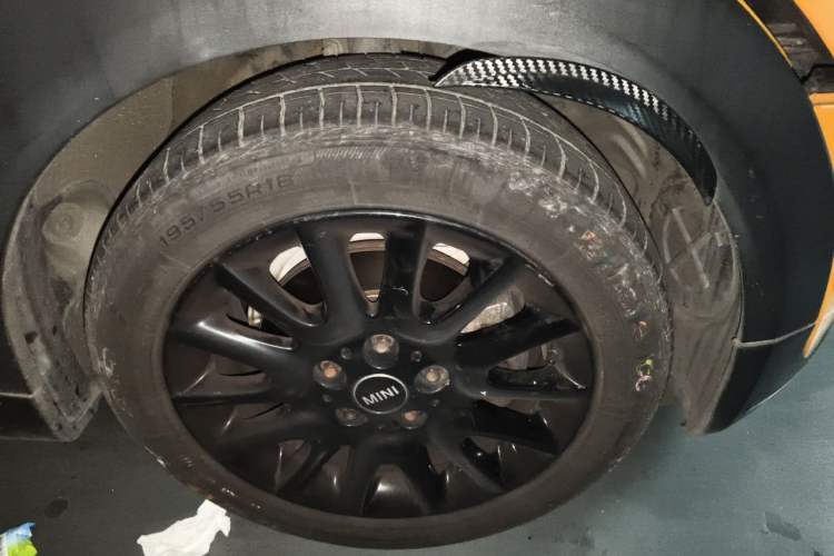 Used MINI 2016 1.5T COOPER Five-Door Edition Right Front Wheel Hub