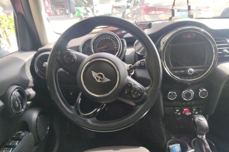 Used MINI 2016 1.5T COOPER Five-Door Edition Steering Wheel