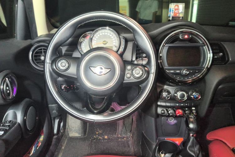 Used MINI 2016 1.5T COOPER Five-Door Edition Steering Wheel