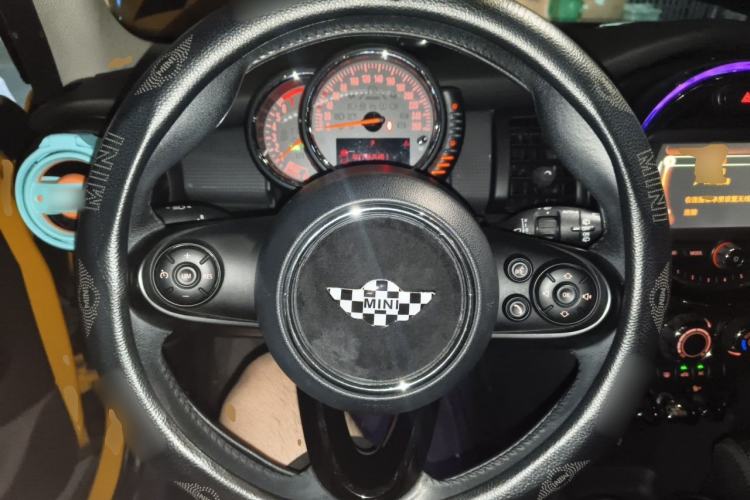 Used MINI 2016 1.5T COOPER Five-Door Edition Steering Wheel