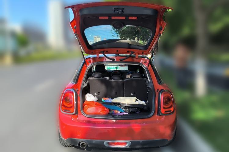 Used MINI 2016 1.5T COOPER Pioneer Edition Five-Door Model Trunk