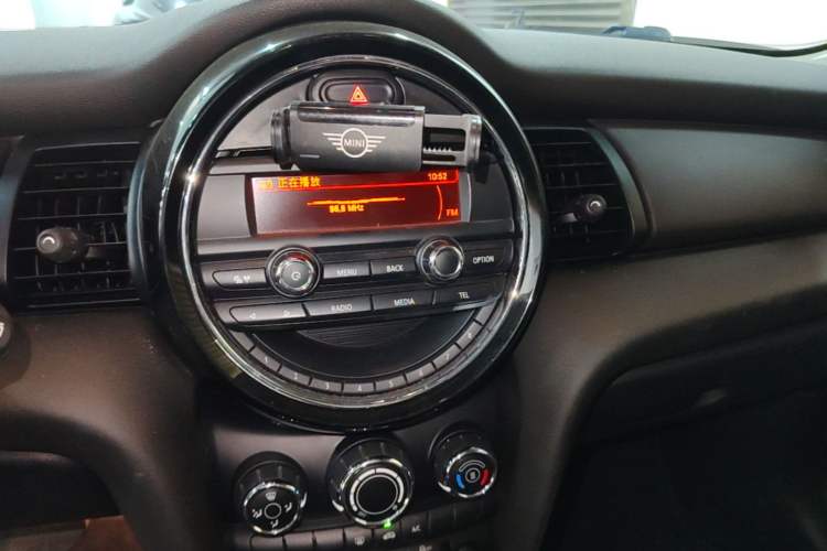 Used MINI 2016 1.2T ONE Audio And AC Panel