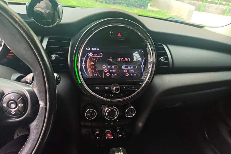 Used MINI 2016 1.2T ONE Pioneer Edition Audio And AC Panel
