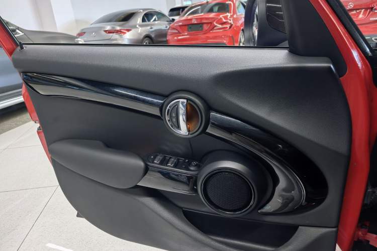 Used MINI 2016 2.0T COOPER S Five-Door Edition Interior 7