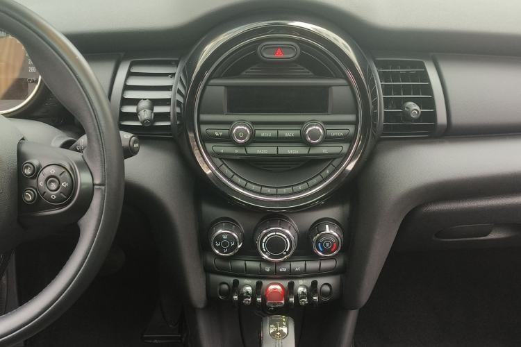 Used MINI 2016 1.2T ONE Pioneer Edition Five-Door Version Audio And AC Panel