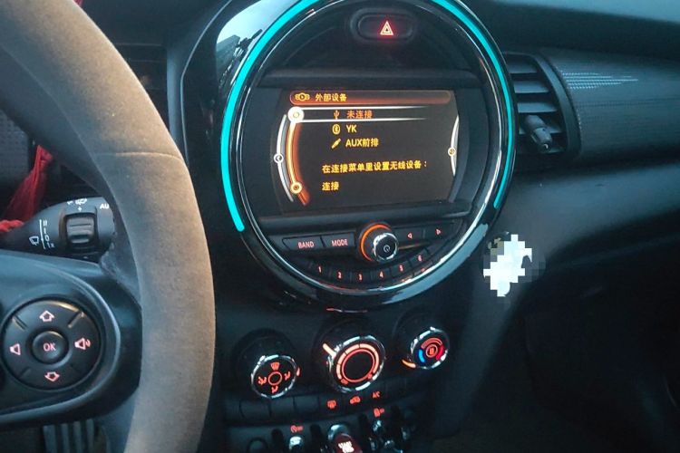 Used MINI 2016 1.5T COOPER Five-Door Edition Audio And AC Panel