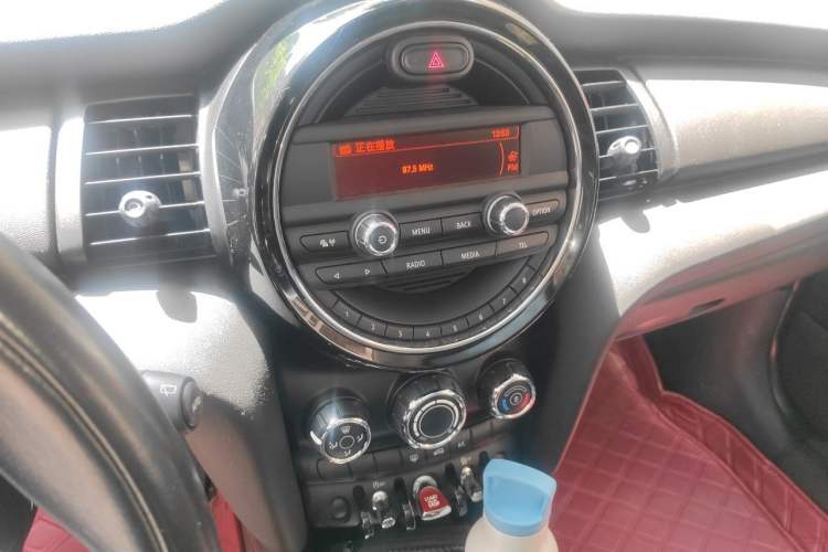 Used MINI 2016 1.2T ONE Pioneer Edition Audio And AC Panel