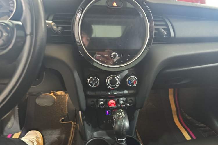 Used MINI 2016 1.2T ONE Pioneer Edition Audio And AC Panel