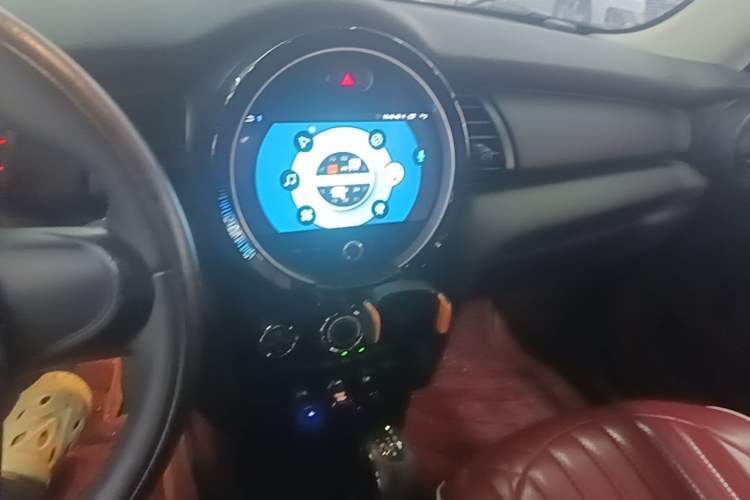 Used MINI 2016 1.2T ONE Five-Door Edition Audio And AC Panel