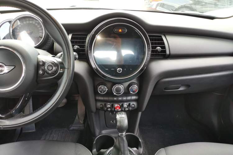 Used MINI 2016 1.2T ONE Pioneer Edition Five-Door Version Audio And AC Panel