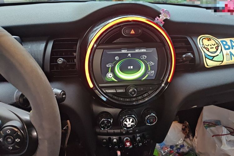 Used MINI 2016 1.5T COOPER Five-Door Edition Audio And AC Panel