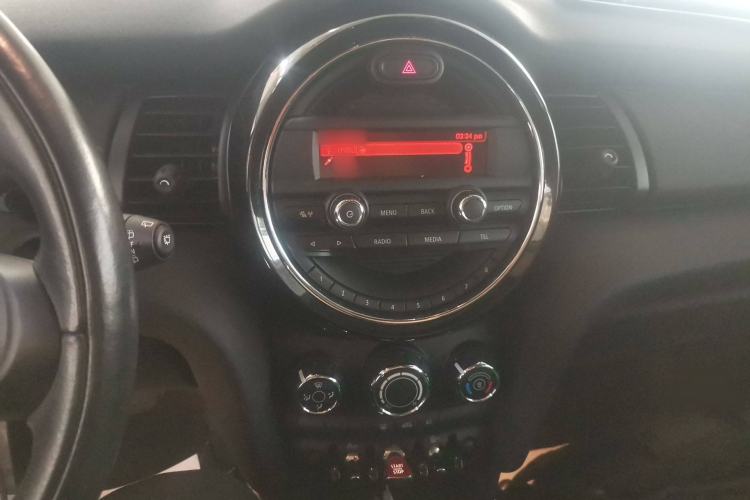 Used MINI 2016 1.2T ONE Five-Door Edition Audio And AC Panel