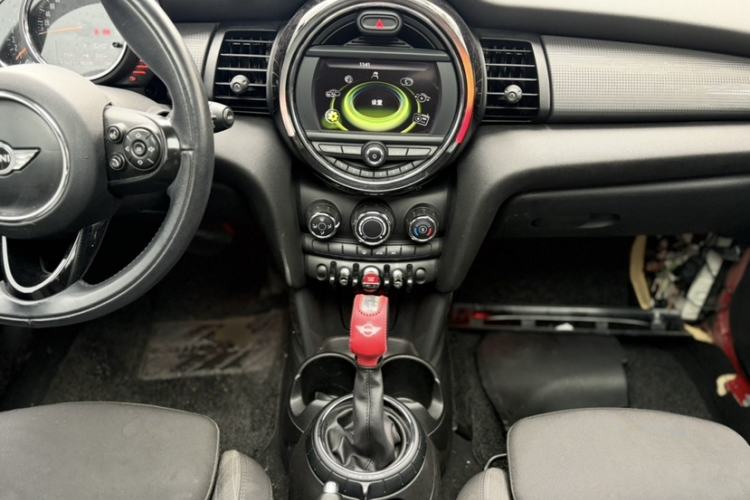Used MINI 2016 1.5T COOPER Five-Door Edition Audio And AC Panel