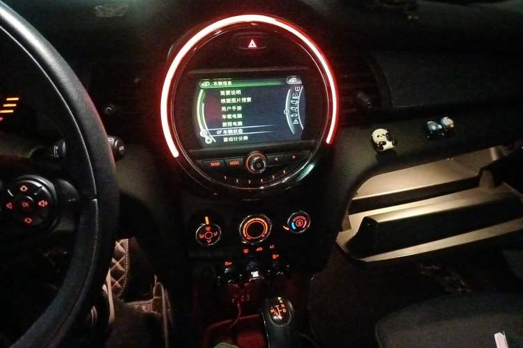 Used MINI 2016 1.5T COOPER Five-Door Edition Audio And AC Panel