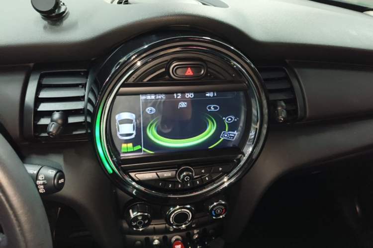 Used MINI 2016 1.2T ONE Pioneer Edition Audio And AC Panel
