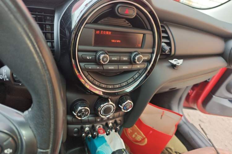 Used MINI 2016 1.2T ONE Pioneer Edition Audio And AC Panel