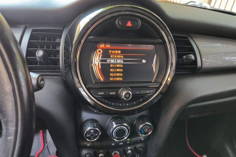 Used MINI 2016 1.5T COOPER Five-Door Edition Audio And AC Panel