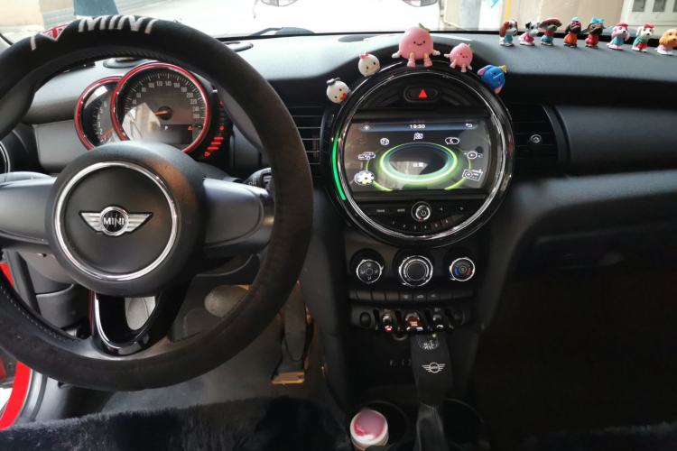 Used MINI 2016 1.2T ONE Five-Door Edition Center Console