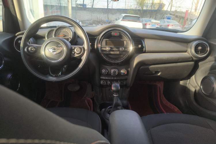 Used MINI 2016 1.2T ONE Pioneer Edition Five-Door Version Center Console