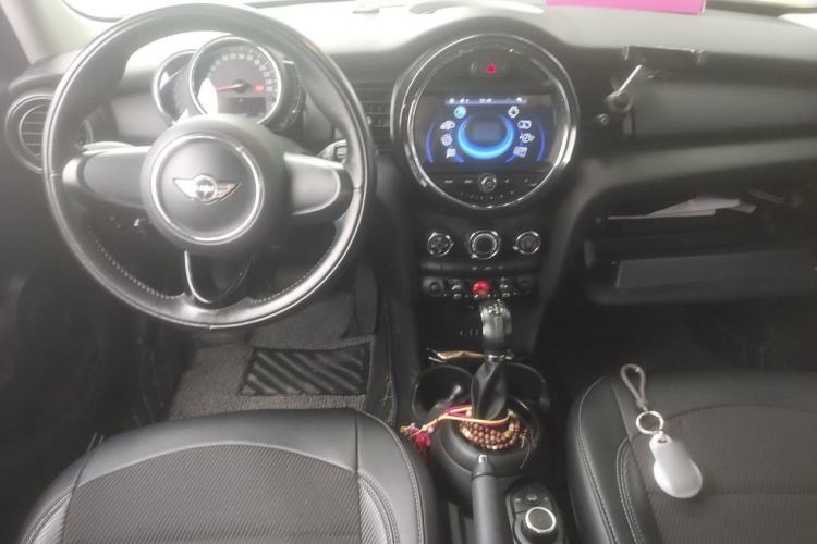 Used MINI 2016 1.2T ONE Five-Door Edition Center Console