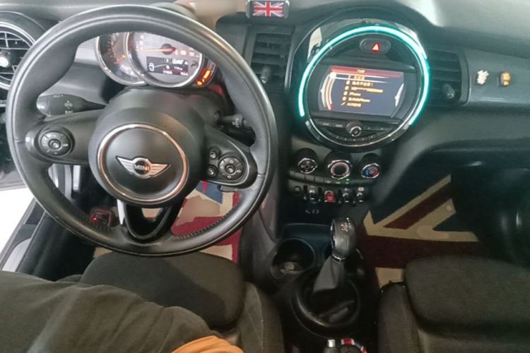 Used MINI 2016 1.5T COOPER Center Console