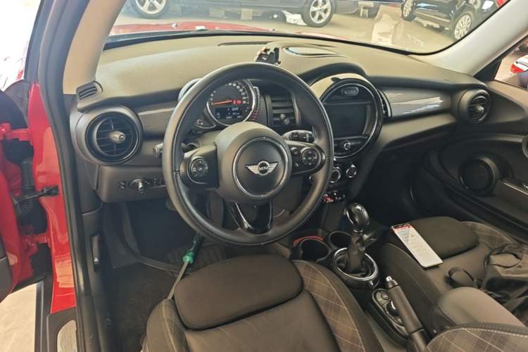 Used MINI 2016 1.5T COOPER Center Console