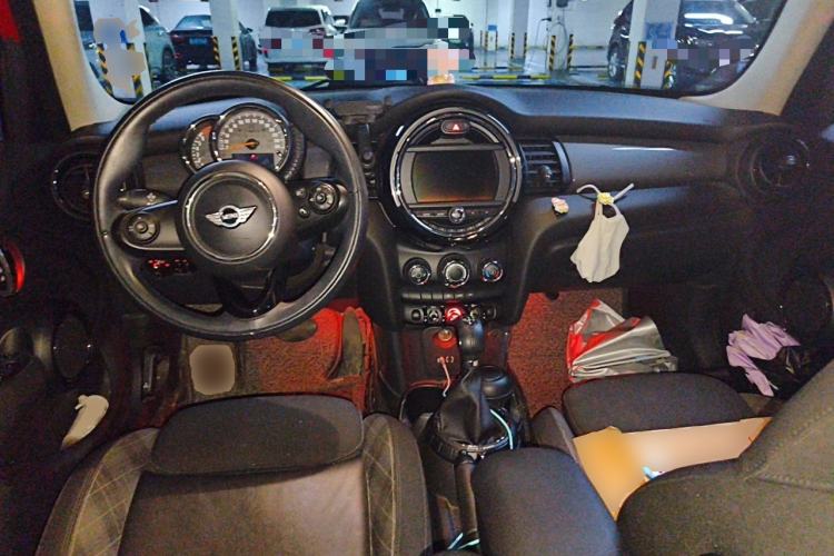 Used MINI 2016 1.5T COOPER Five-Door Edition Center Console