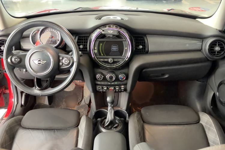 Used MINI 2016 1.5T COOPER Five-Door Edition Center Console