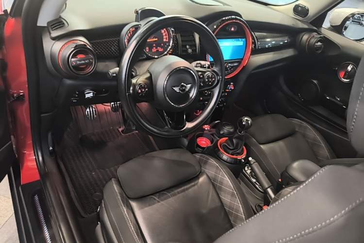 Used MINI 2016 2.0T COOPER S Manual Center Console
