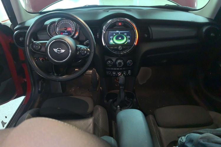 Used MINI 2016 1.5T COOPER Five-Door Edition Center Console