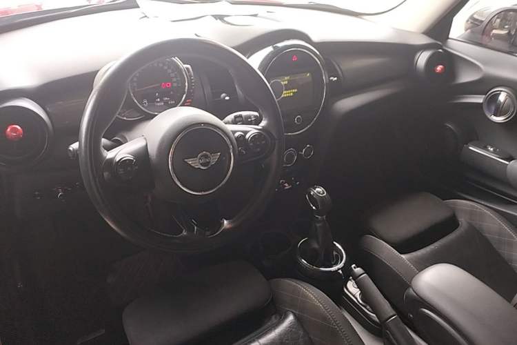 Used MINI 2016 1.5T COOPER Center Console