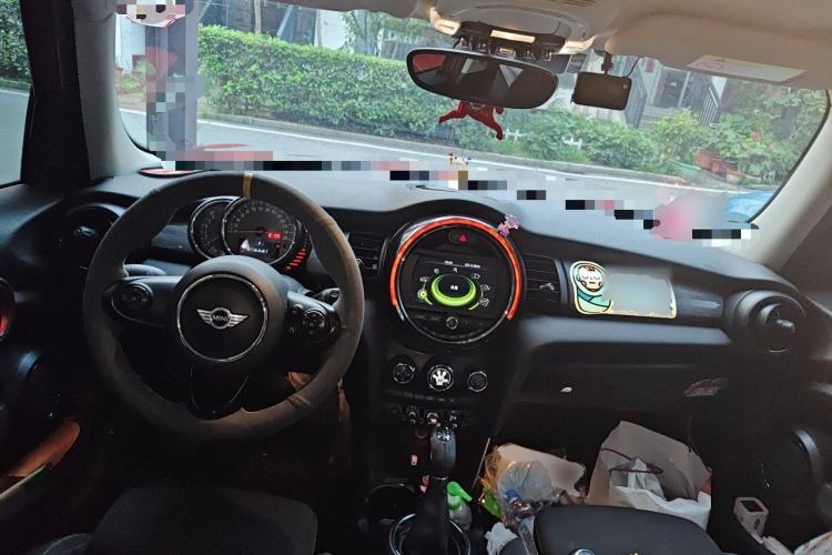 Used MINI 2016 1.5T COOPER Five-Door Edition Center Console