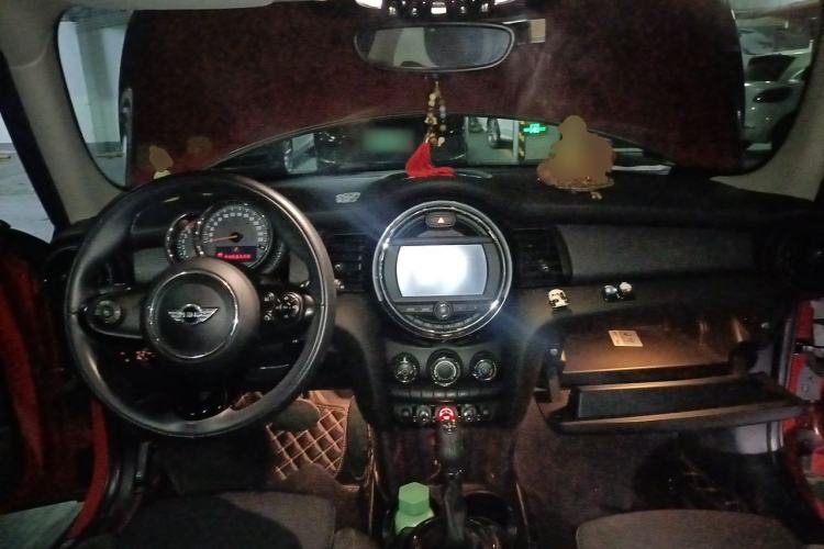 Used MINI 2016 1.5T COOPER Five-Door Edition Center Console